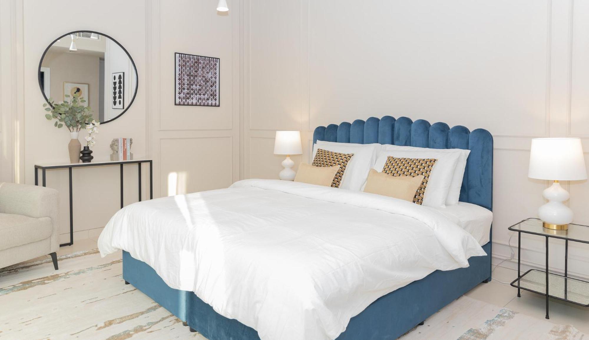 Prime Spacious 2 Bedroom Apt, Burj Khalifa & Canal View - Scala Tower Apartment